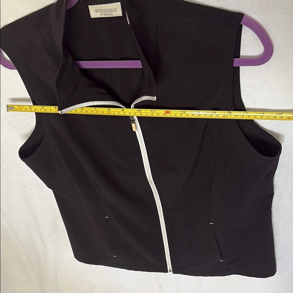 Weekends by Chicos Black Lightweight Athleisure Vest - Size 2.0 - Picture 8 of 10